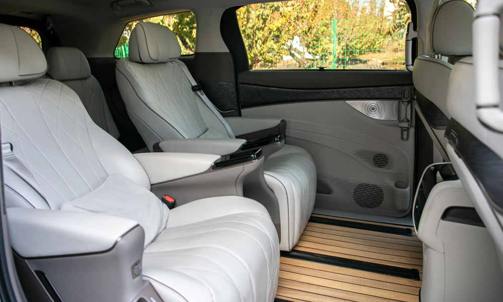 京牌腾势D9租车