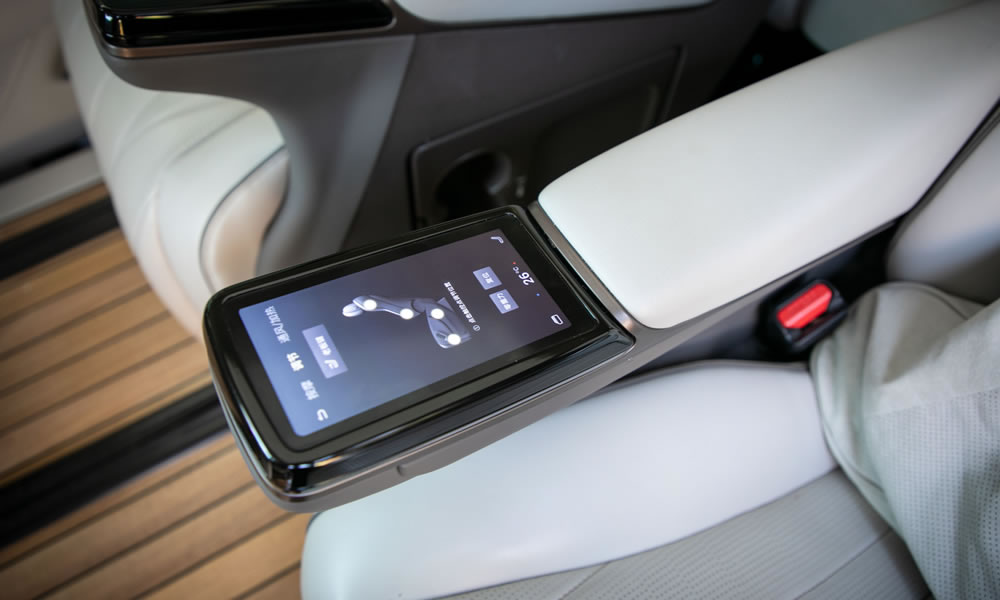 京牌腾势D9租车